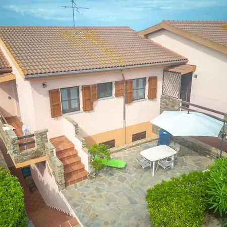 Villa Comfort And Privacy For 4 Guests By La Pelosa